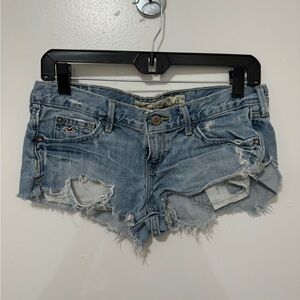Women’s - Hollister Light Wash Destroyed Denim Shorts - 3